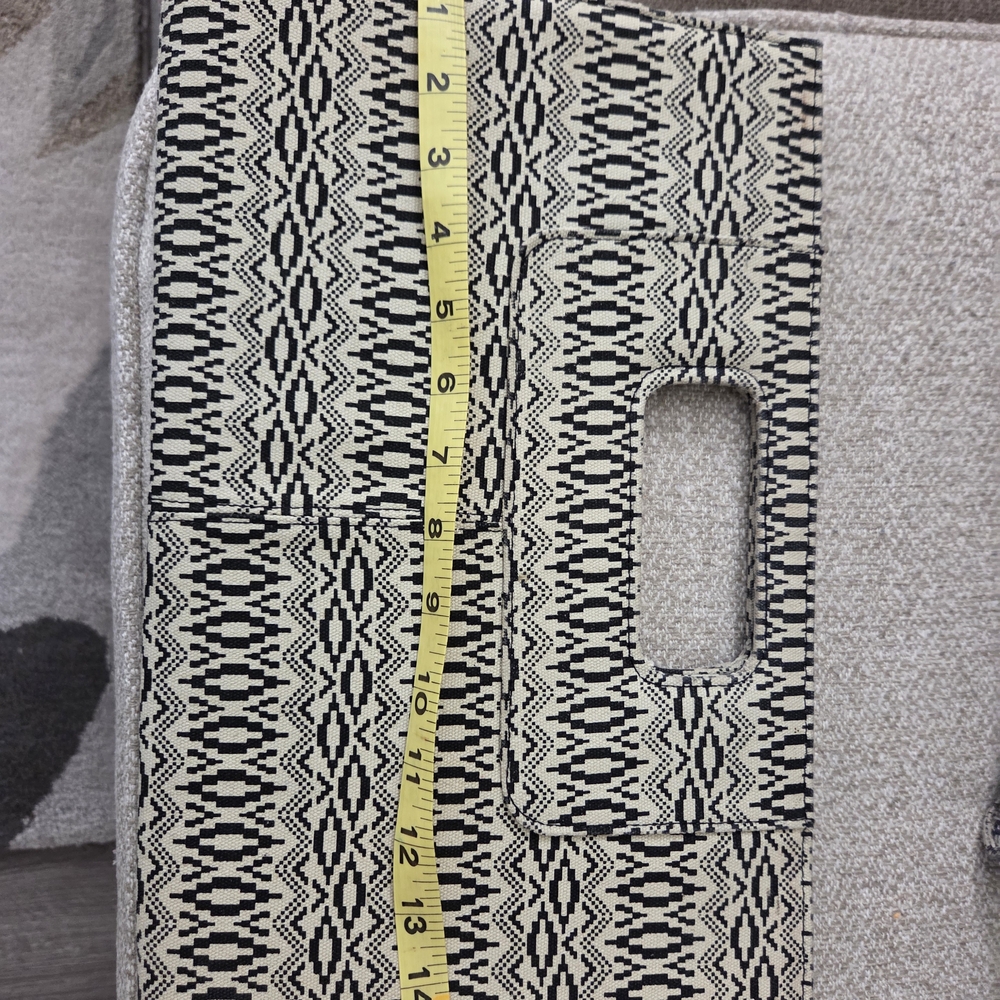 Geometric Pattern Clutch - Picture 3 of 6